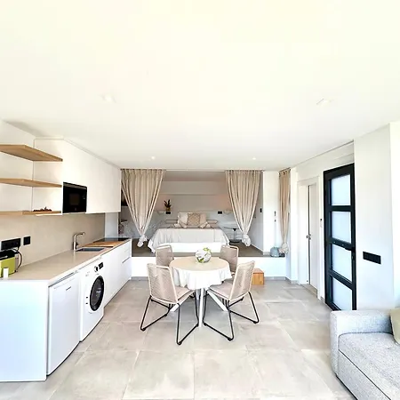 Pandi's Place Apartment *