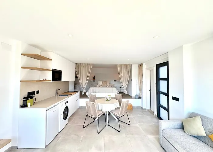 Pandi's Place Apartment *
